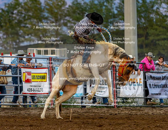 TooeleCountyRodeo-JMrazPhotography-BroncRiding-160