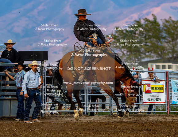 TooeleCountyRodeo-JMrazPhotography-BroncRiding-154
