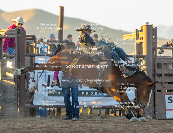 RMPRA-Genola-2024-JMrazPhotography-BarebackBronc-1