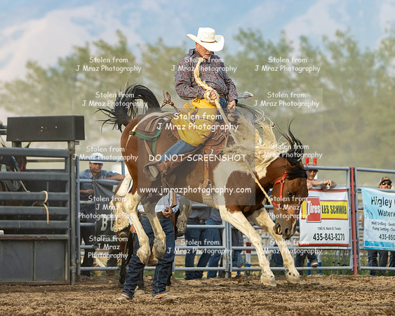 TooeleCountyRodeo-JMrazPhotography-BroncRiding-16